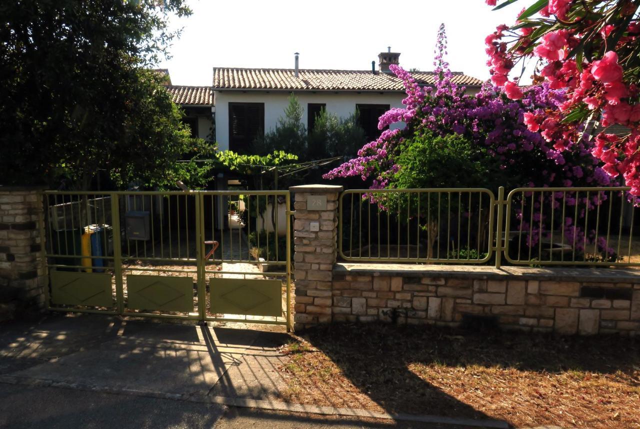 Appartamento Elda Pola Esterno foto